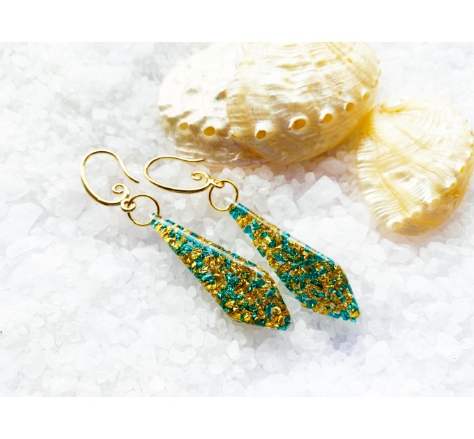 Dangle drop sparkly earrings with green stone glitters • Minimalist drop epoxy resin earrings • Evening jewelry • Spring cute earrings