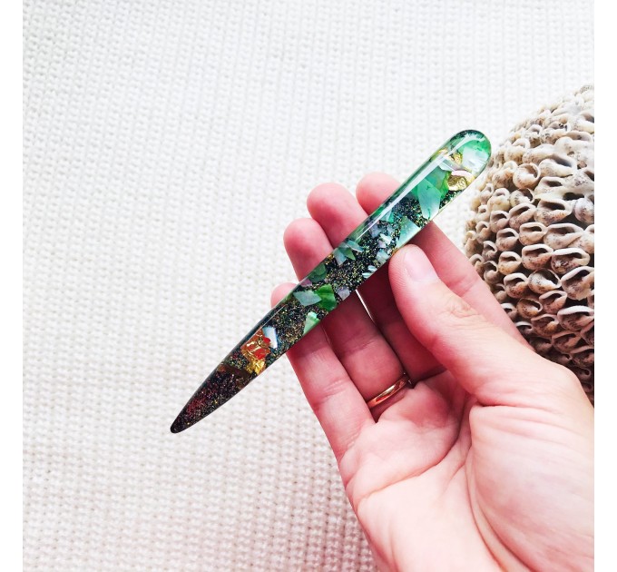 Green hair stick with mother of pearl