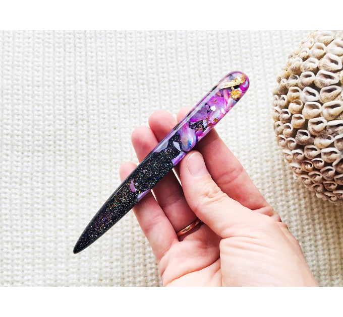 Purple hair stick with mother of pearl