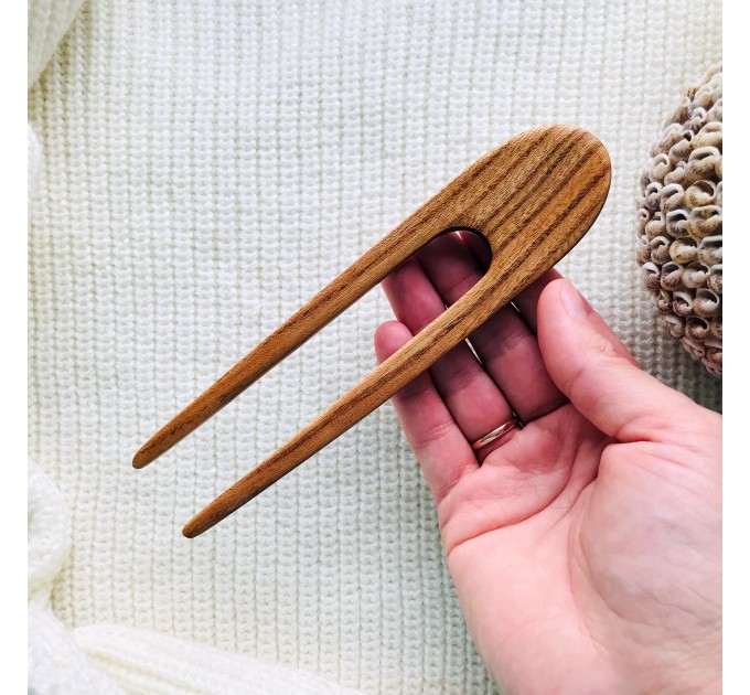 Resin hair fork with cold blue seashells and wood 