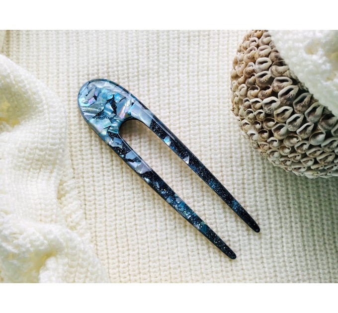 Resin hair fork with cold blue seashells and wood 