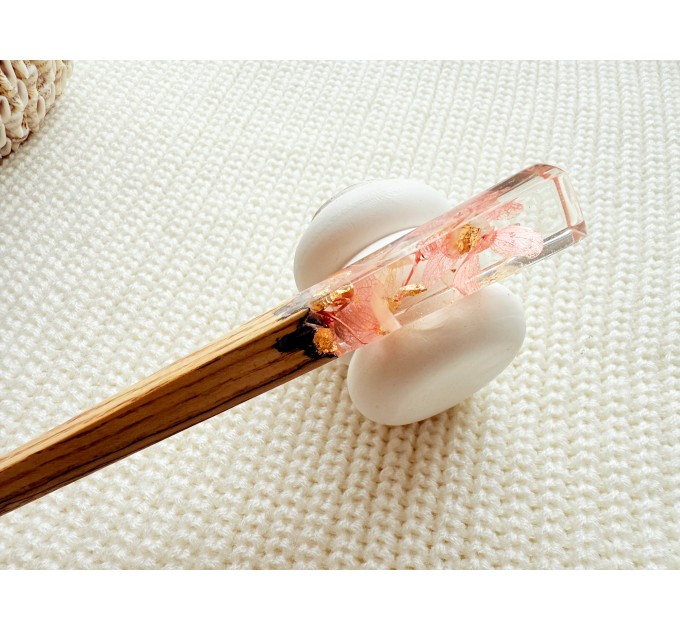 Hair stick with pink flowers 