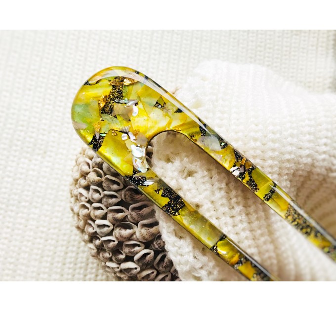 Yellow Resin Hair Pin with Mother of Pearl