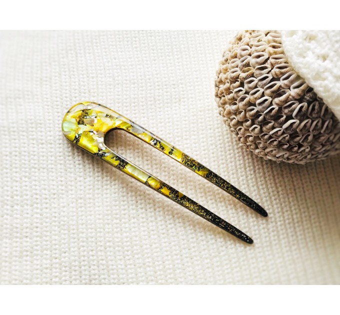 Yellow Resin Hair Pin with Mother of Pearl